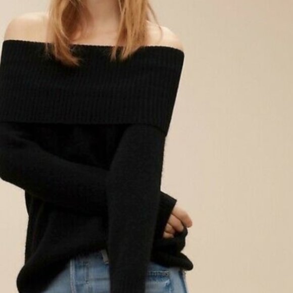 Faretta Off-Shoulder Sweater (Black) - Picture 3 of 5